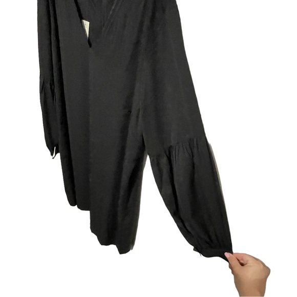 Maurices Solid Black V-Neck Long Sleeve Blouse Top Size 1 NWT - Picture 4 of 8